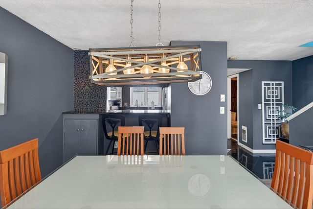 27 Mill Pond 27, North Andover, MA 01845