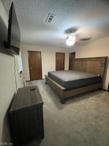 163 Windsor Castle Dr Apt B, Newport News, VA 23608