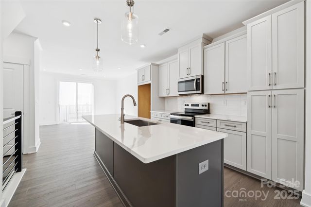 1354 Hamilton Street 06, Charlotte, NC 28206