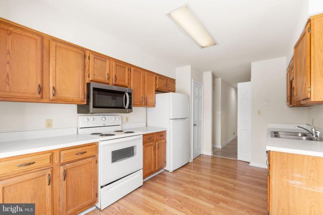 5404 LEAVELLS CROSSING DR, Fredericksburg, VA 22407