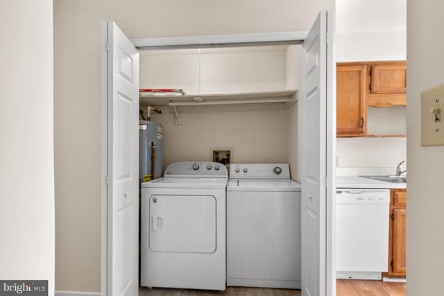 5404 LEAVELLS CROSSING DR, Fredericksburg, VA 22407