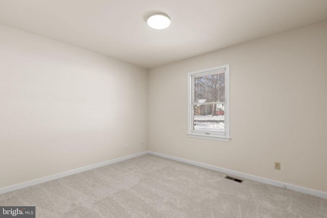 5404 LEAVELLS CROSSING DR, Fredericksburg, VA 22407