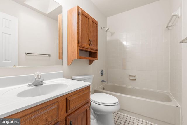 5404 LEAVELLS CROSSING DR, Fredericksburg, VA 22407