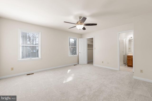 5404 LEAVELLS CROSSING DR, Fredericksburg, VA 22407