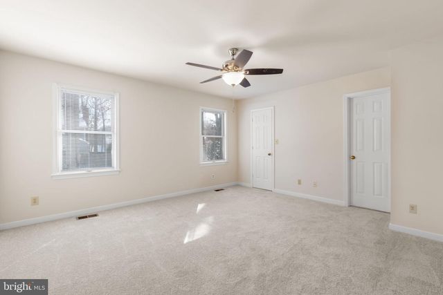 5404 LEAVELLS CROSSING DR, Fredericksburg, VA 22407