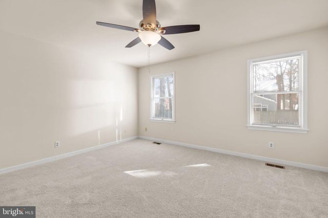 5404 LEAVELLS CROSSING DR, Fredericksburg, VA 22407