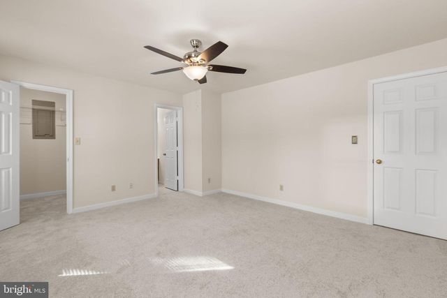 5404 LEAVELLS CROSSING DR, Fredericksburg, VA 22407