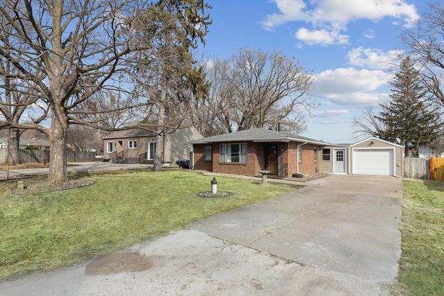 3808 15th Street B, Moline, IL 61265