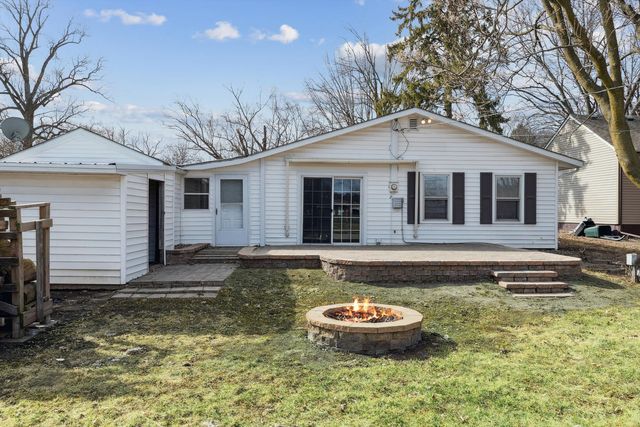 3808 15th Street B, Moline, IL 61265