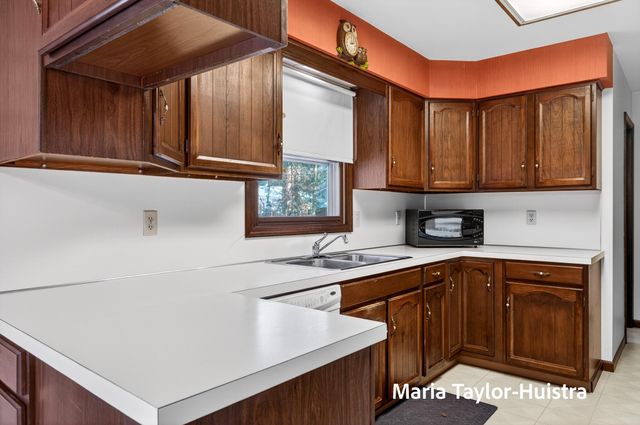 15881 Groesbeck Street, Grand Haven Twp, MI 49417