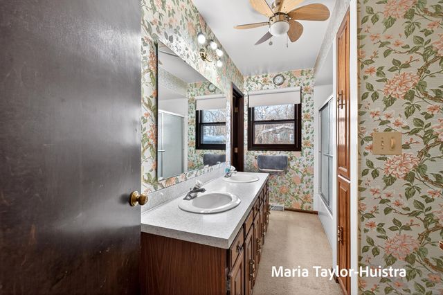 15881 Groesbeck Street, Grand Haven Twp, MI 49417