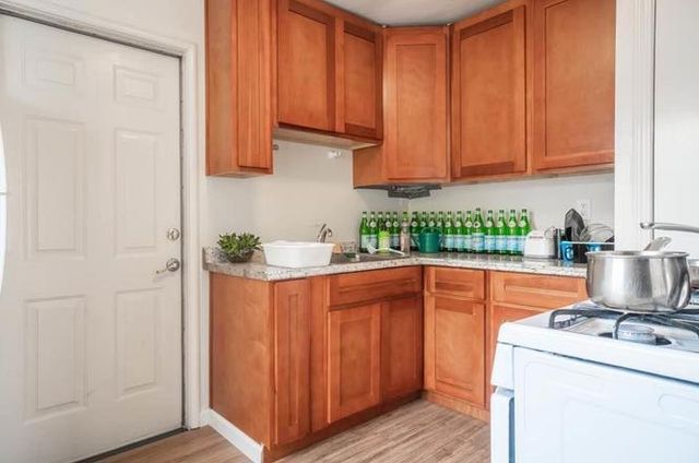 2429 San Pablo Avenue, Berkeley, CA 94702