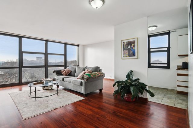 2901 S Michigan Avenue 505, Chicago, IL 60616