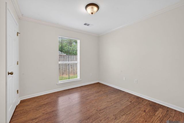 35032 Napoleon Dr, Denham Springs, LA 70706