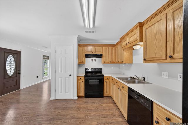 35032 Napoleon Dr, Denham Springs, LA 70706