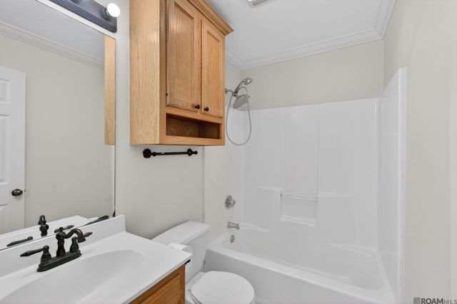 35032 Napoleon Dr, Denham Springs, LA 70706