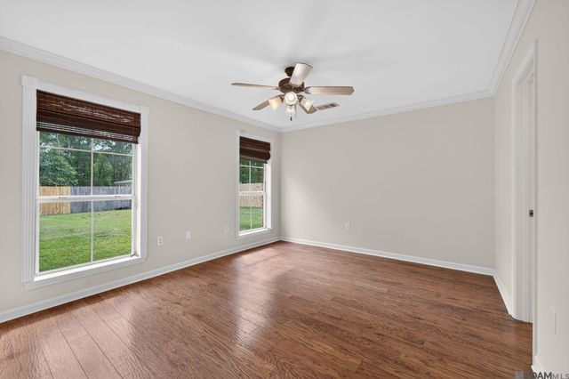 35032 Napoleon Dr, Denham Springs, LA 70706