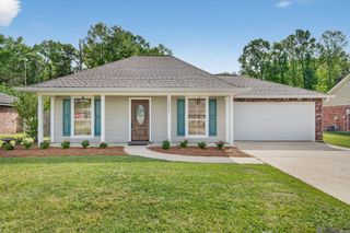 35032 Napoleon Dr, Denham Springs, LA 70706