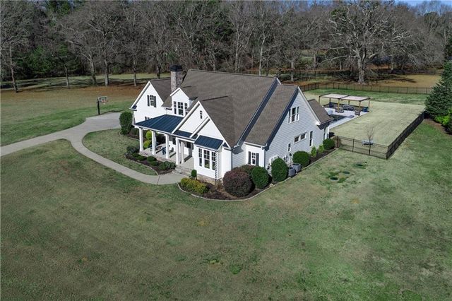 135 Woodbridge Place, Brooks, GA 30205