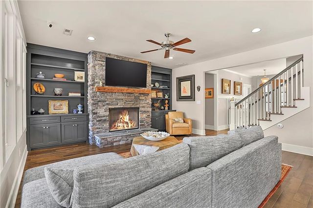 135 Woodbridge Place, Brooks, GA 30205