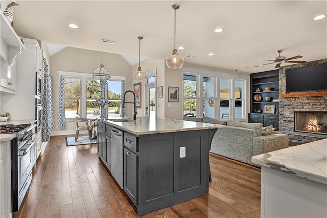 135 Woodbridge Place, Brooks, GA 30205