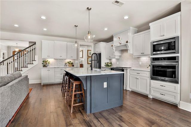 135 Woodbridge Place, Brooks, GA 30205