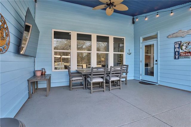 135 Woodbridge Place, Brooks, GA 30205