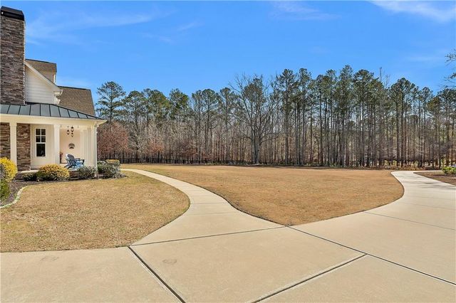 135 Woodbridge Place, Brooks, GA 30205