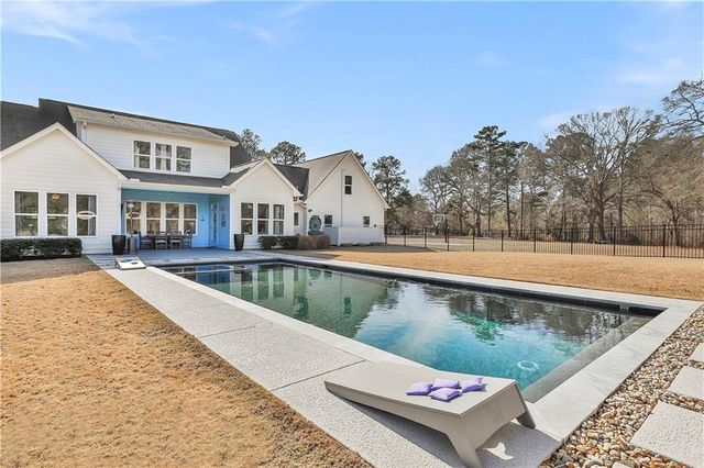 135 Woodbridge Place, Brooks, GA 30205