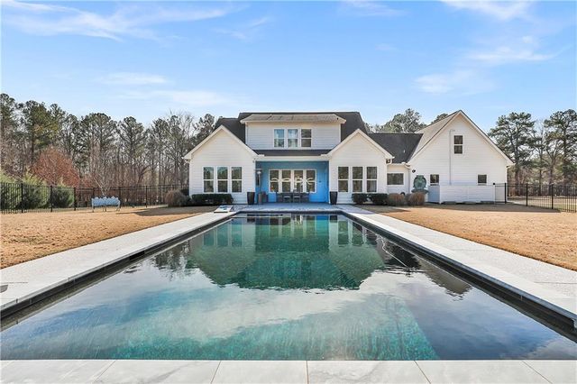 135 Woodbridge Place, Brooks, GA 30205