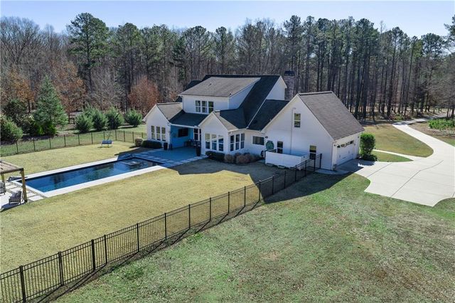 135 Woodbridge Place, Brooks, GA 30205