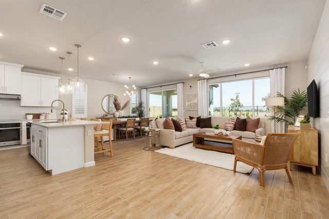 707 Solar Lane, Clovis, CA 93619