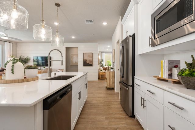 707 Solar Lane, Clovis, CA 93619