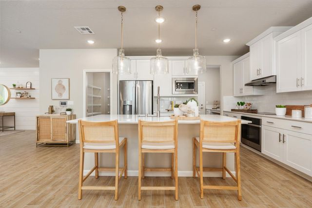 707 Solar Lane, Clovis, CA 93619
