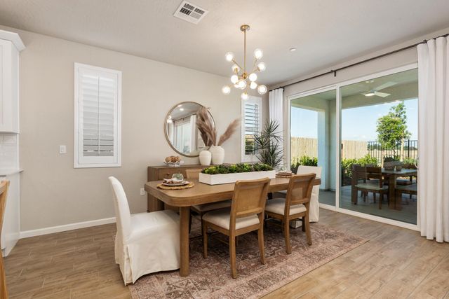 707 Solar Lane, Clovis, CA 93619