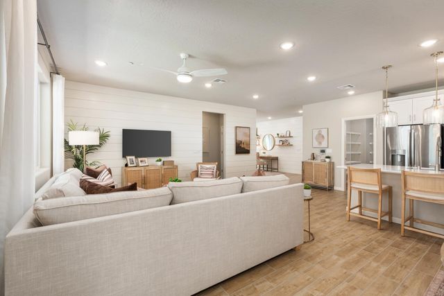 707 Solar Lane, Clovis, CA 93619