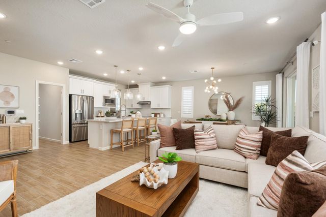 707 Solar Lane, Clovis, CA 93619