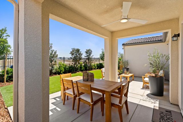 707 Solar Lane, Clovis, CA 93619