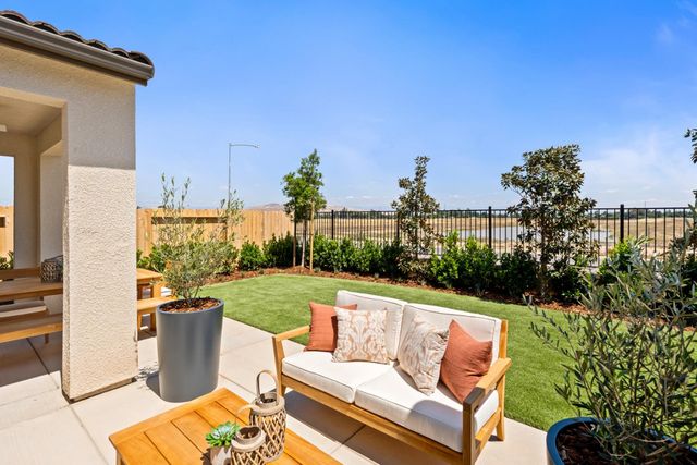 707 Solar Lane, Clovis, CA 93619