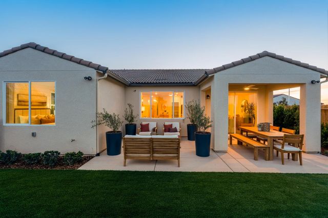 707 Solar Lane, Clovis, CA 93619
