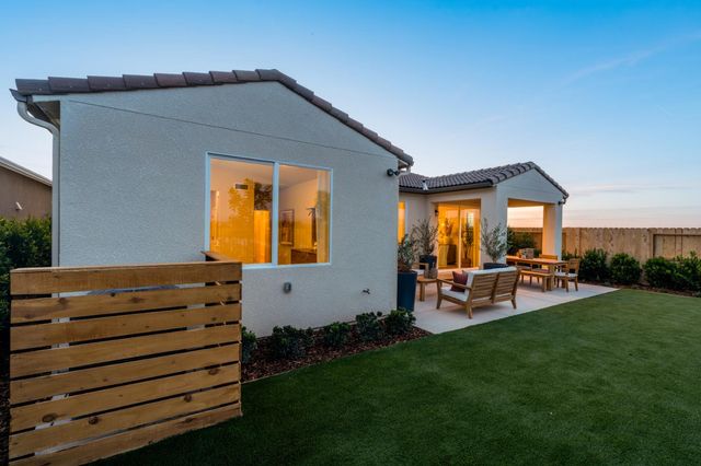 707 Solar Lane, Clovis, CA 93619