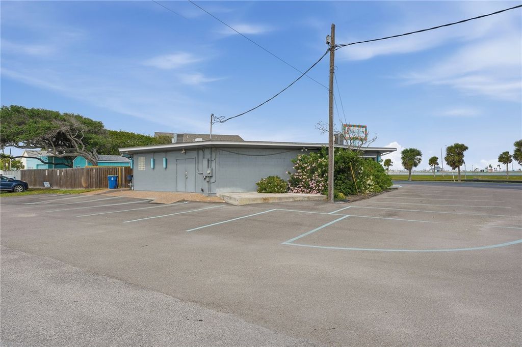 701 Hwy 35 N, Rockport, TX 78382 — photo 3