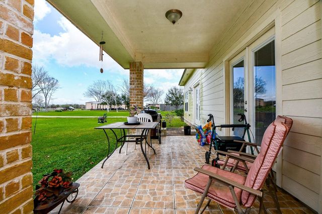 10913 N P Street, La Porte, TX 77571