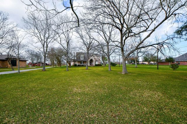 10913 N P Street, La Porte, TX 77571