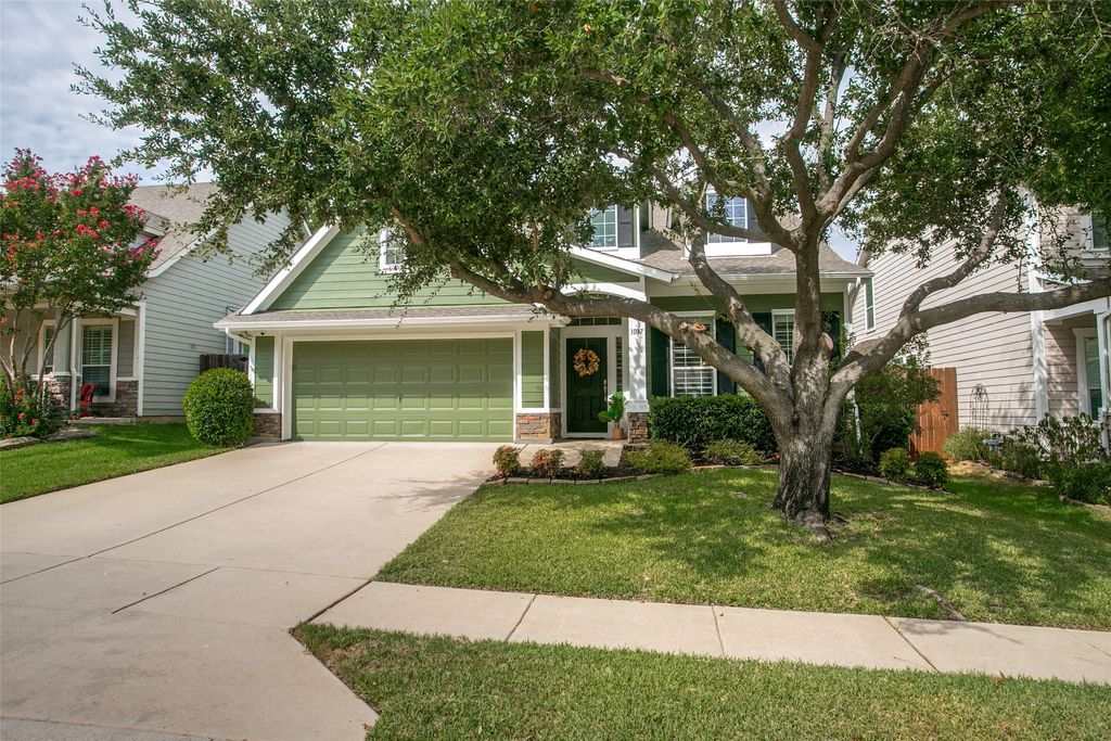 Image 1 of property listing at 1037 Honeysuckle, Grapevine, TX 76051