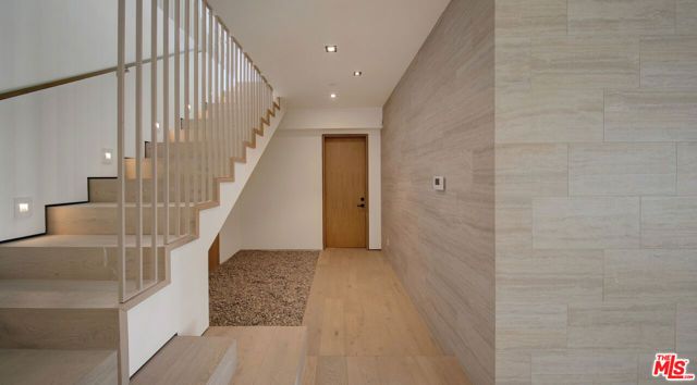 8765 Hollywood, Los Angeles, CA 90069