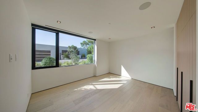 8765 Hollywood, Los Angeles, CA 90069