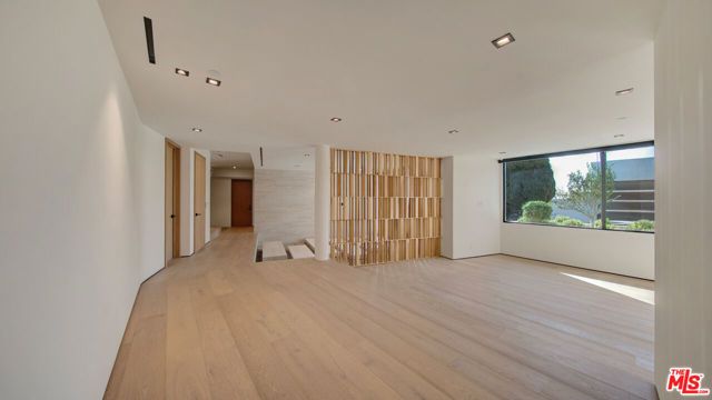 8765 Hollywood, Los Angeles, CA 90069