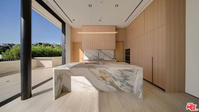 8765 Hollywood, Los Angeles, CA 90069