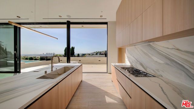 8765 Hollywood, Los Angeles, CA 90069